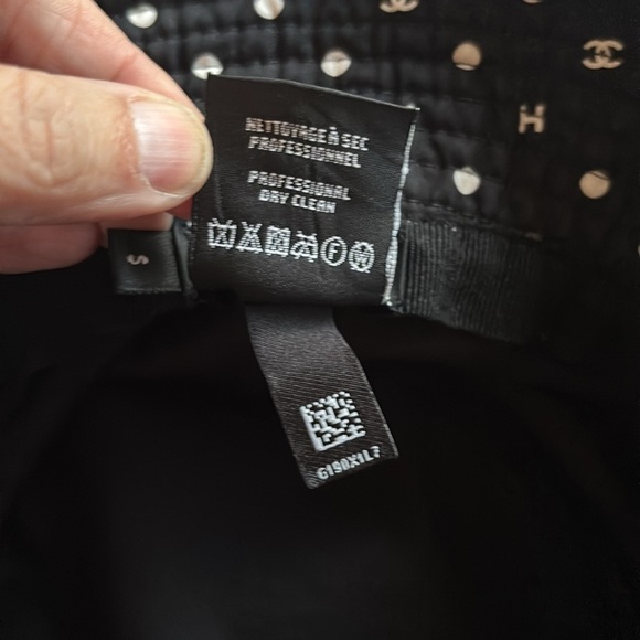 EUC Chanel Black and White Polka Dot Bucket Hat size small - Picture 9 of 9